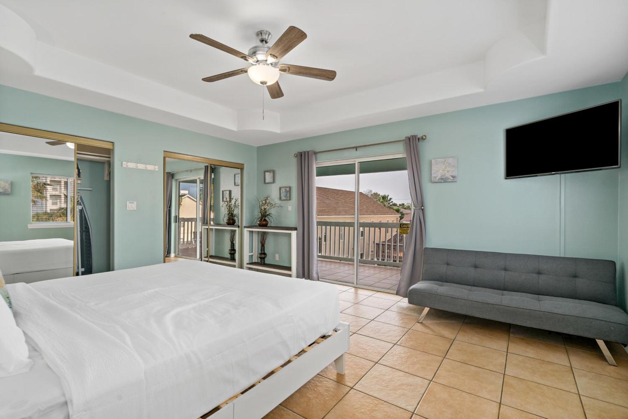 Island Escape & Huisache Townhome South Padre Island Room photo